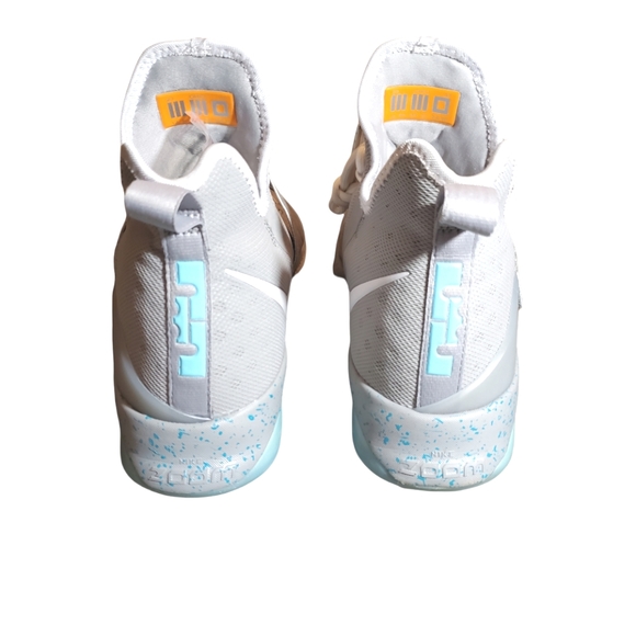 Men's LeBrons 14 shoes - Picture 2 of 6